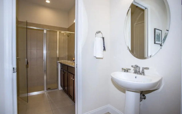 Fabulous Vacation Home  w/ Screened Pool Close To Disney 146