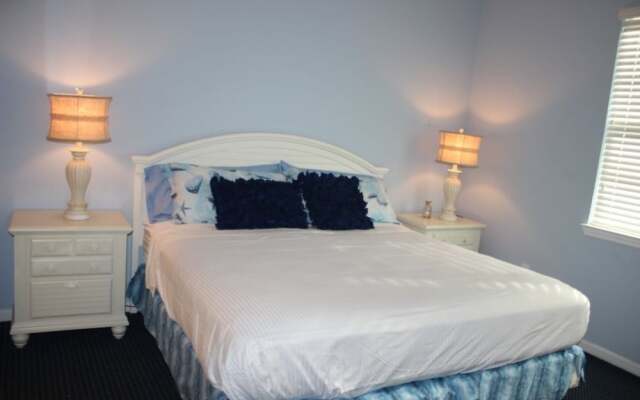 Runaway Beach - 2 Bd Villa (RW 15103)