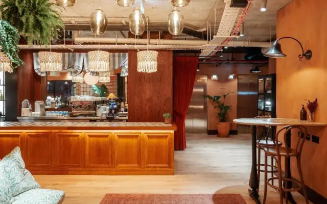 room2 Chiswick