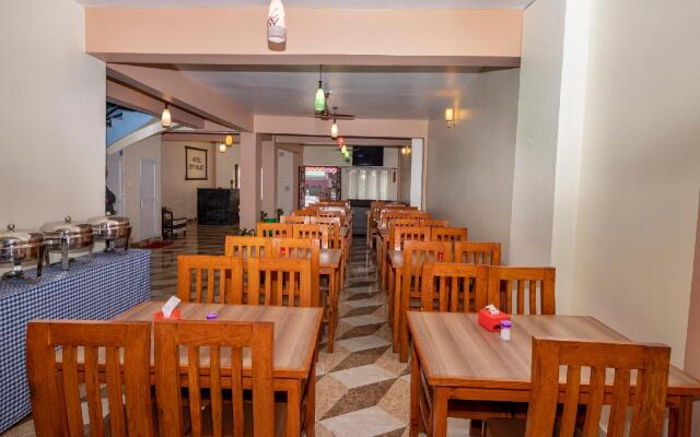 OYO 250 Hotel City Palace