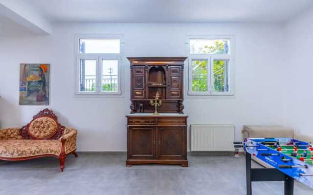 Liogerma House