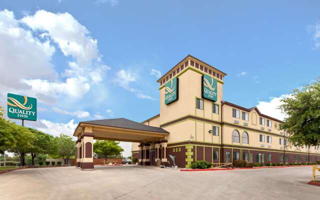 Quality Inn near SeaWorld - Lackland