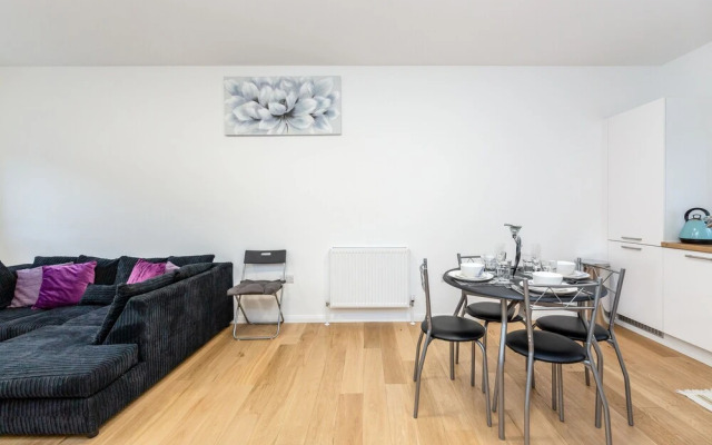 2BR Apt-sleeps 5-accessible-central Dartford