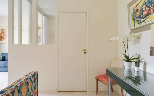 FOCH-CHAMPS ELYSEES Suites