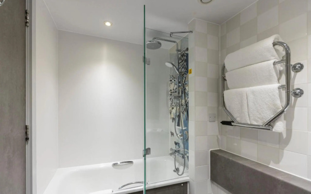 Holiday Inn Milton Keynes - Central by IHG
