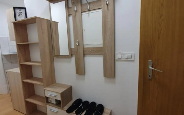 Railway Station City Modern Apartment