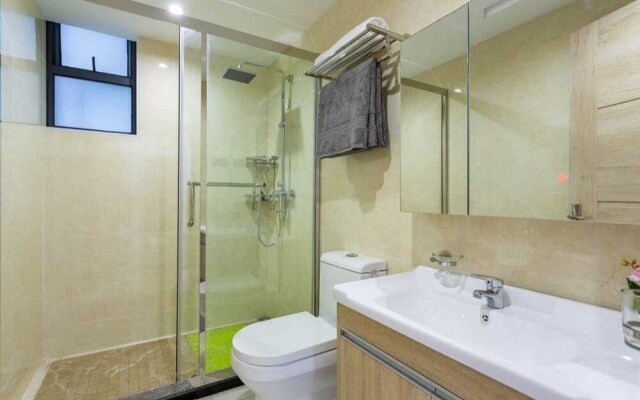 Stay.Plus Splash of Glam Lavington
