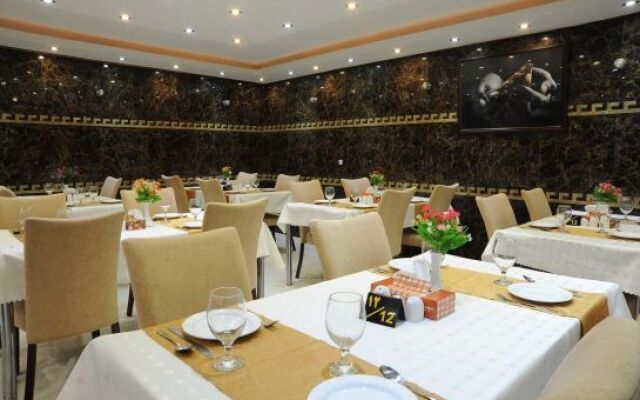 Mina Hotel