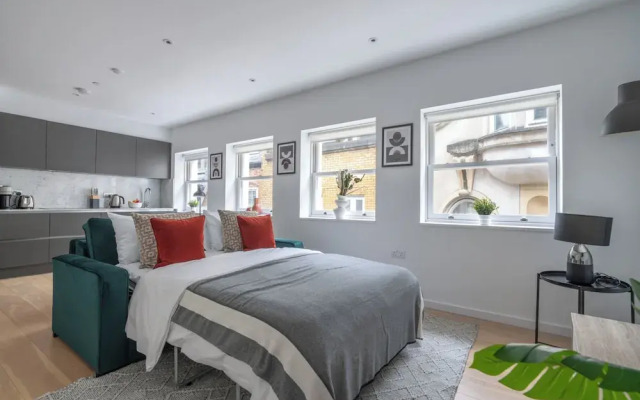 Chic 1BR Close to Tower & Thames