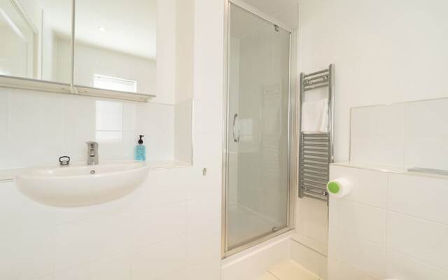 Spacious Townhouse Near the City Centre