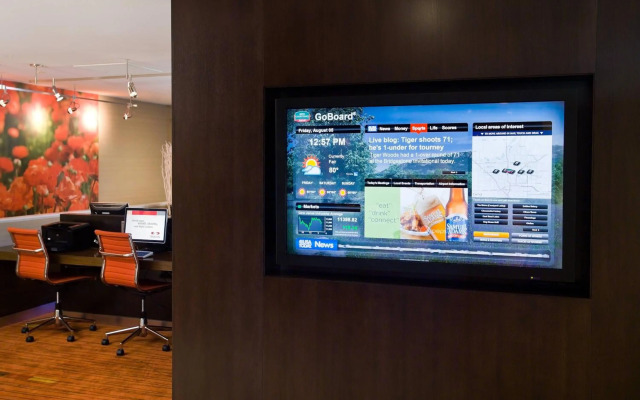 Courtyard by Marriott Fresno
