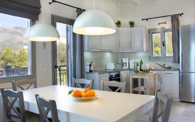 Mani Apartments Suites