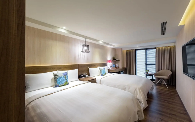 Lan Kwai Fong Garden Hotel