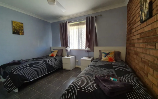 Ocean Beach Chalet 18