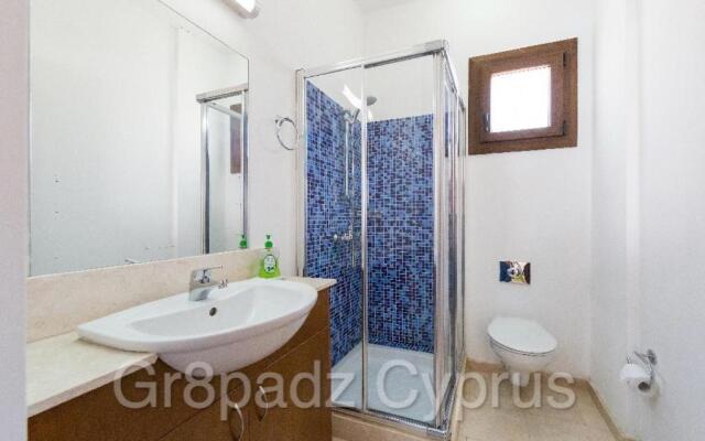 Gr8padz Summer Breeze Villa