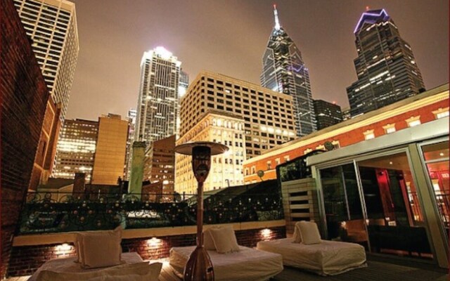 Renovated & Modern Home in Downtown Philly