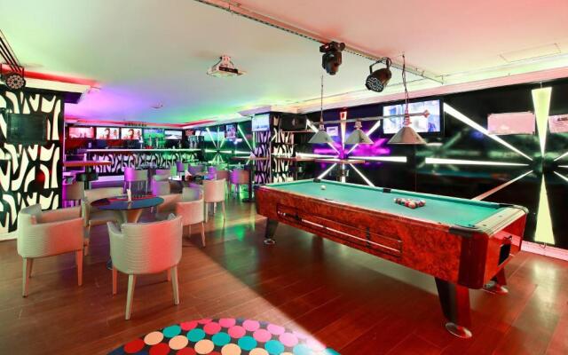 Manhattan Avenue Hotel