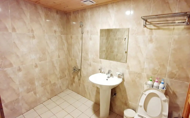 Jeonju Sarangnamoo Pension