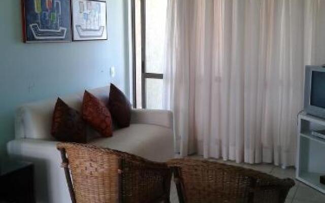 Flat Em Muro Alto