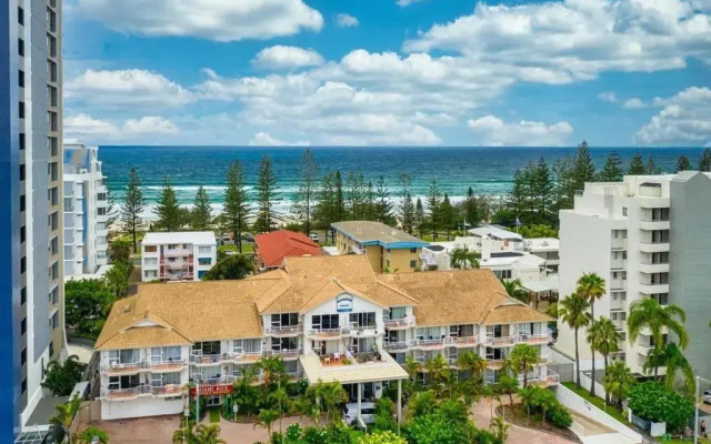 Outrigger Burleigh