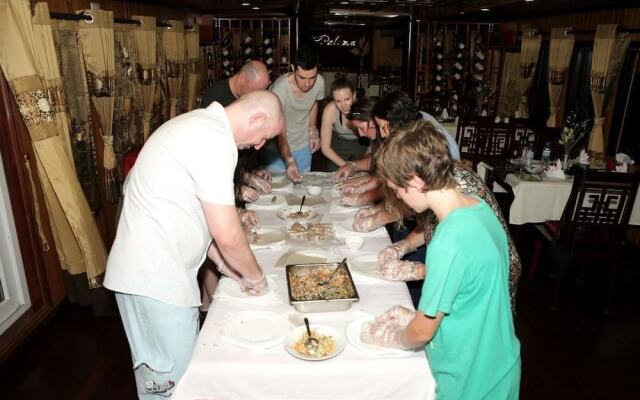 Halong Apricot Cruise