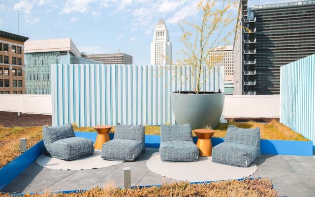 Fully Furnished Suites near Little Tokyo