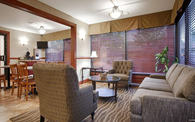 Airport Inn