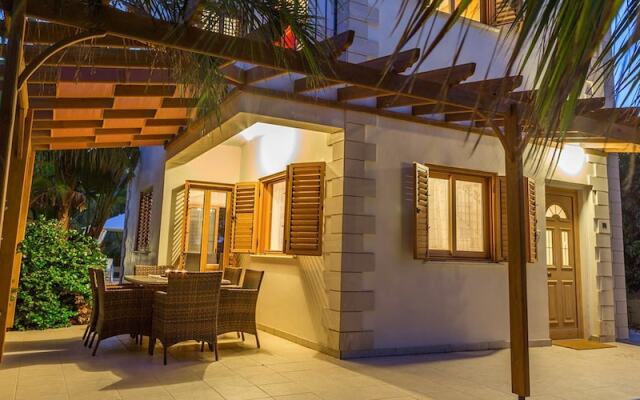 Rent Private Villa 120