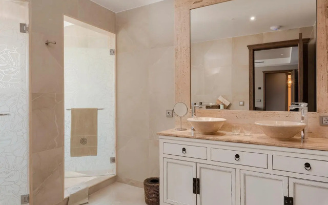 Royal River, Luxury Hotel - Adults Only