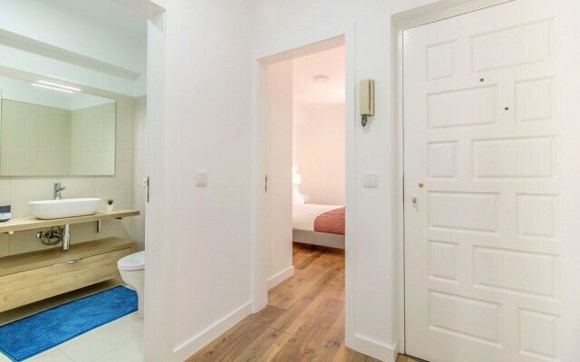 Lisbon Stay at Santo António Flat