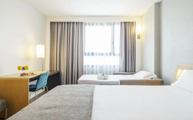 Hotel ILUNION Valencia 4