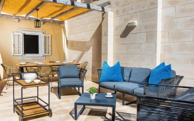 Stunning holiday house in the Old town by Irundo