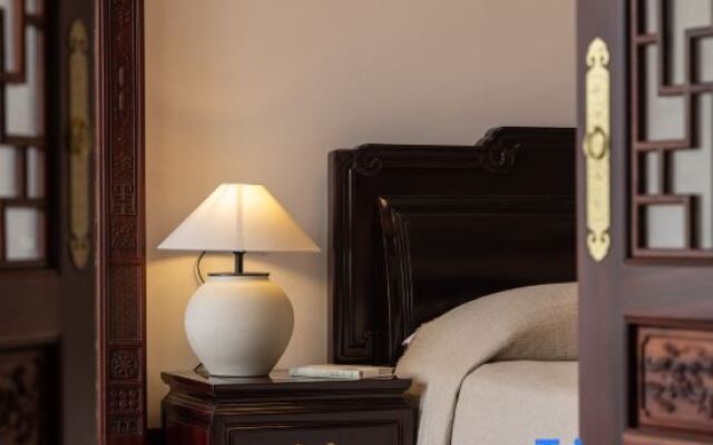 Xishuangbanna Tropic of Cancer Lake View Hot Spring Hotel