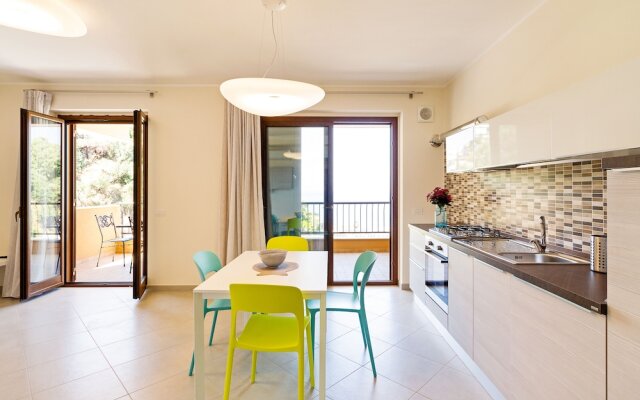 Calipso Seaview Flat with Private Parking