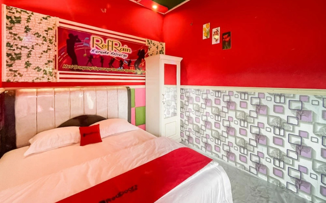 RedDoorz Syariah @ Jalan RJ Junjungan Lubis Pandan – Guest Rooms – Pandan