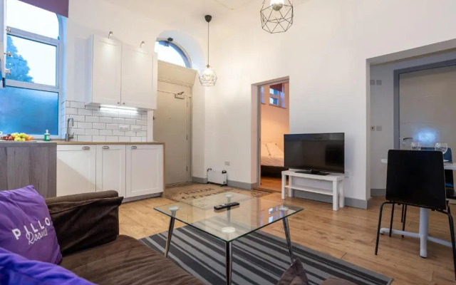 Pillo Rooms Serviced Apartments- Salford