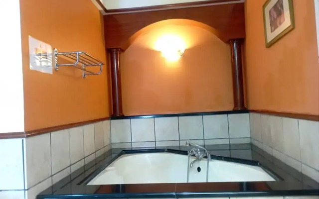 Alpine Premium Water Chalet 2