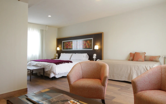 Plaza Paradiso Petit Hotel