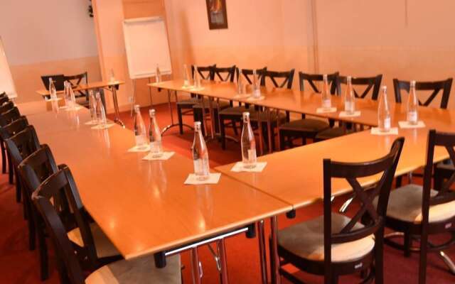 Hotel Continental - Contact Hotel