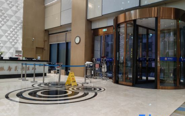 One roomluxury-Style Hotel（Tianma Central Square ）