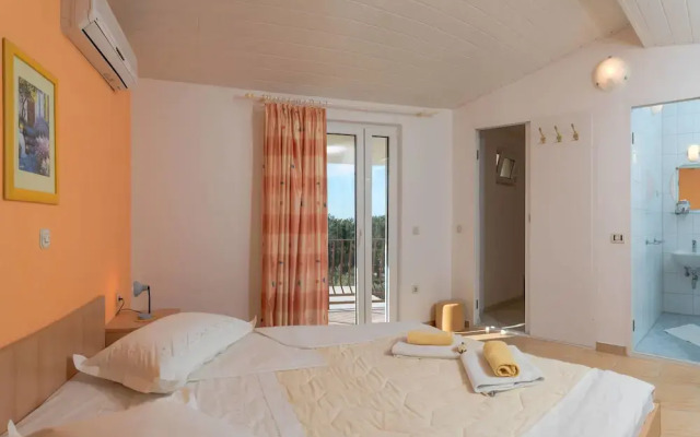 Beach Resort Apartments Bucina