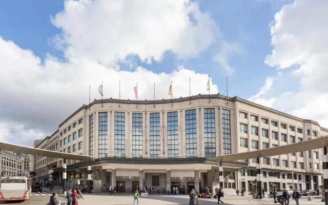 Super Flat Next Grand Place