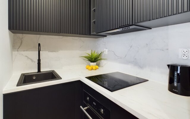 Modern Studio With Wifi by Renters