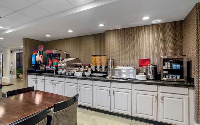 Best Western Plus St. Christopher Hotel