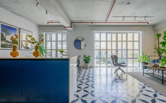 w Spectacular 2BR in Plaza Herrera