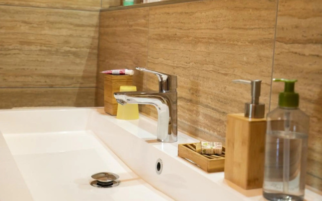 Black Field Apartment