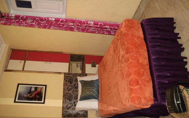 Tara Guest House