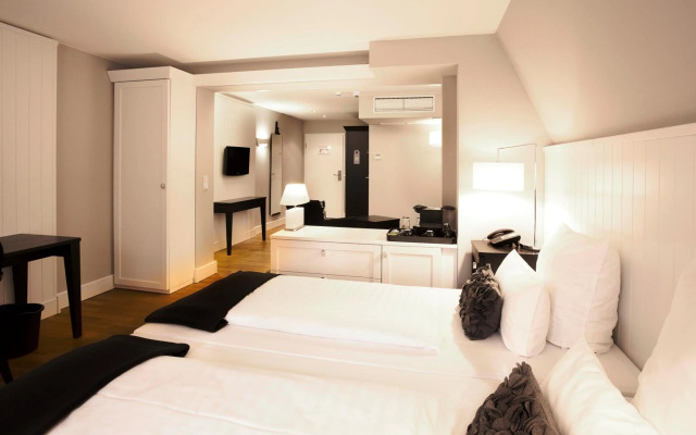 Victoria Hotel