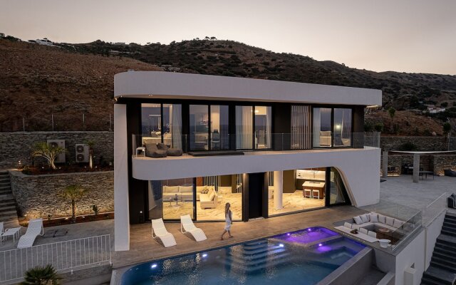 Fabulous 5 Bedroom Villa With sea Access