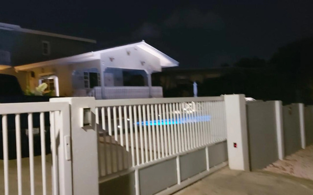 Villa Raven`s Paradise (Gris)